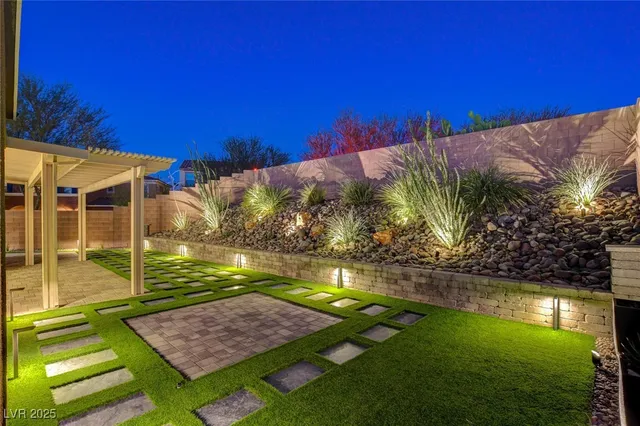 $3,995 | 2560 Bridle Oaks Court, Henderson, NV 89044