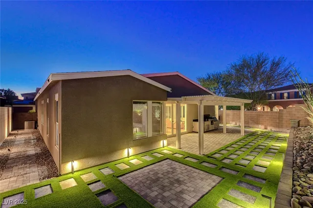 $3,995 | 2560 Bridle Oaks Court, Henderson, NV 89044