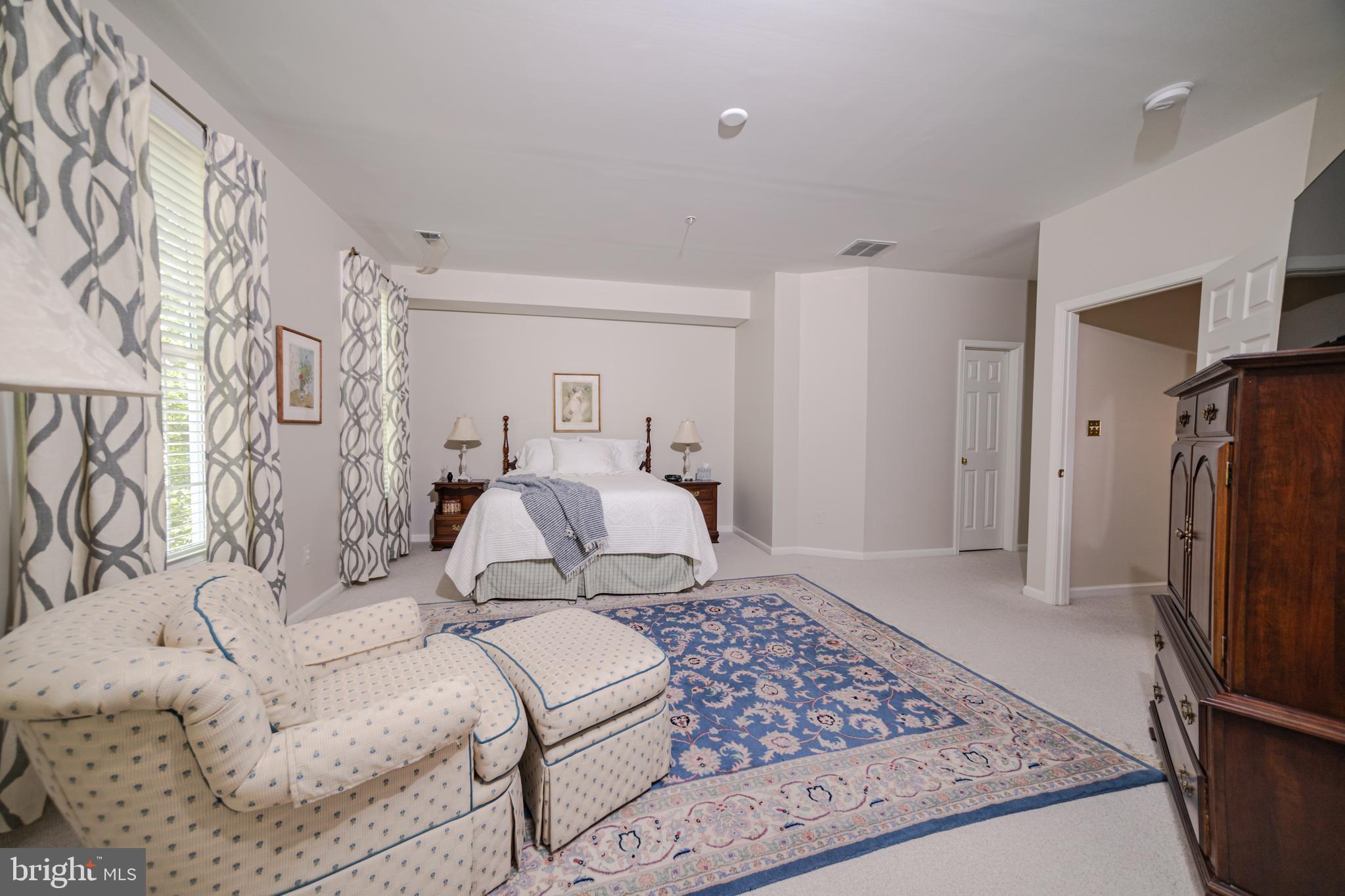 221 Hart Road Gaithersburg, MD 20878 - Photo 11 of 22 Massive Master Bedroom