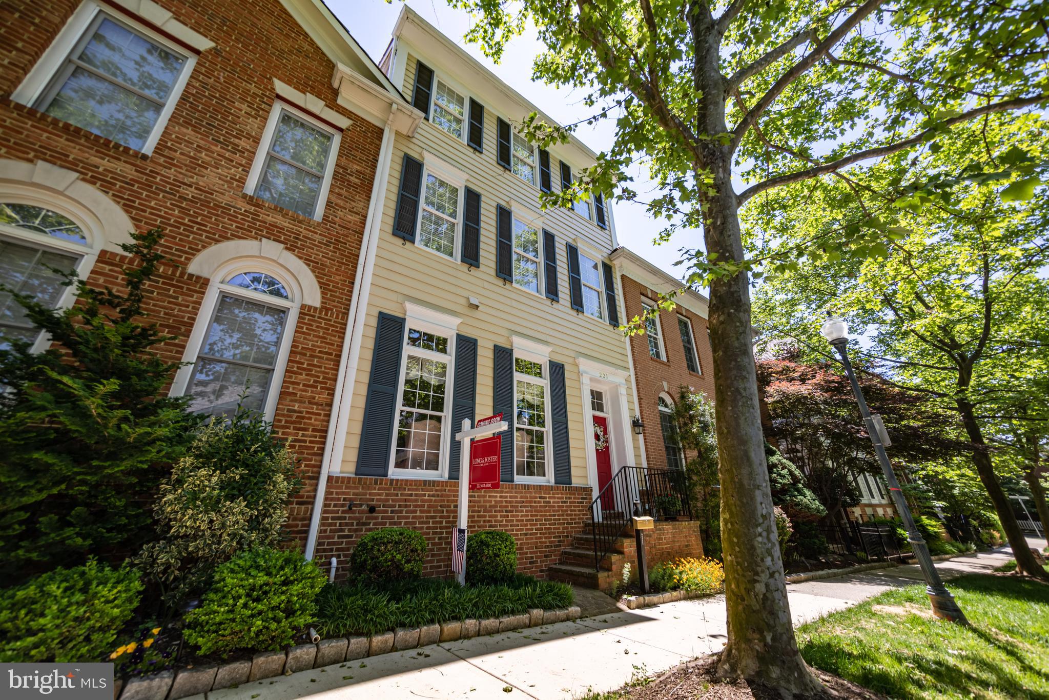 221 Hart Road Gaithersburg, MD 20878 - Photo 19 of 22 Front