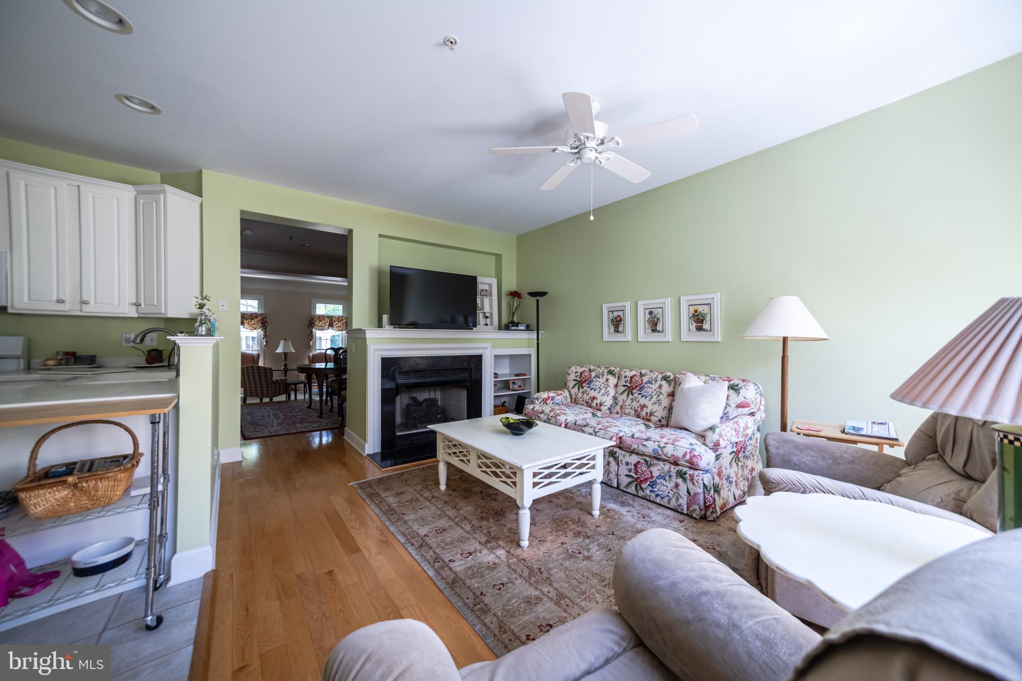 221 Hart Road Gaithersburg, MD 20878 - Photo 6 of 22 Family Room