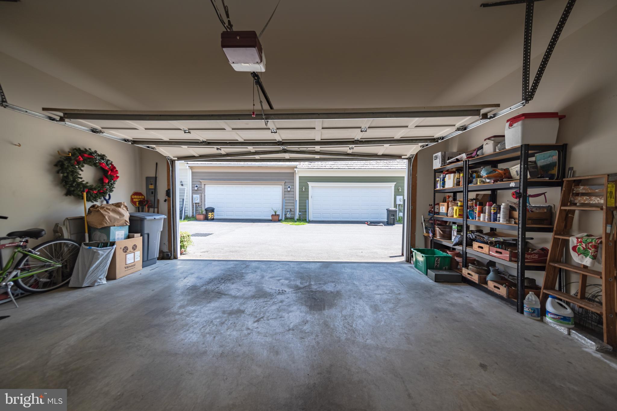 221 Hart Road Gaithersburg, MD 20878 - Photo 9 of 22 Garage