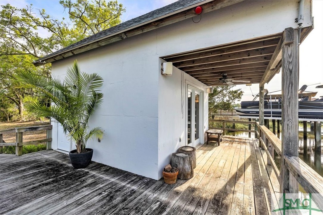 41 Cardinal Road Savannah, GA 31406 - Photo 40 of 50 Grandfathered-in enclosed dock house.