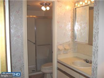 2101 Welsh Road, Unit 5 Philadelphia, PA 19115 - Photo 6 of 7 Bathroom