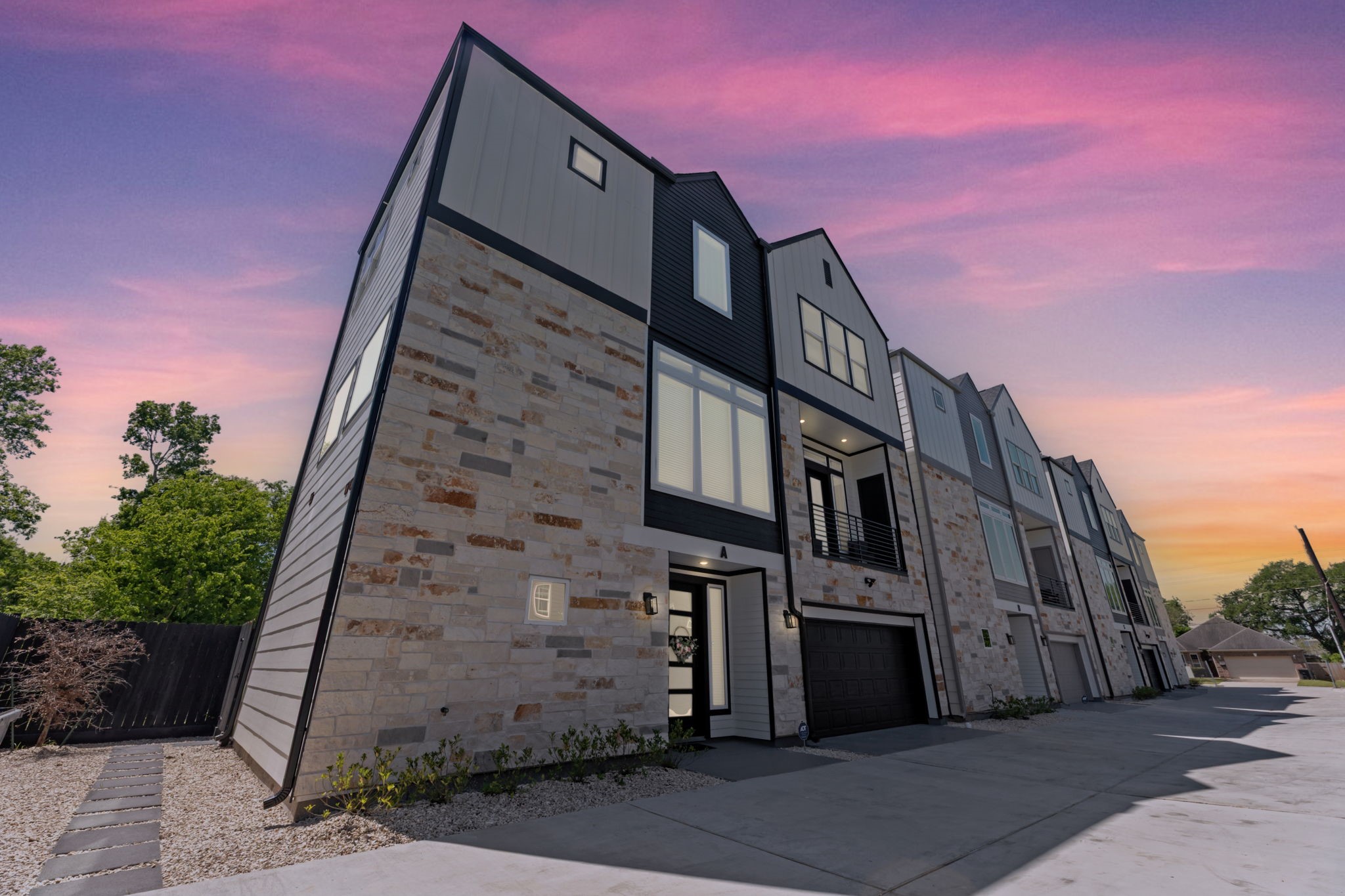 8521 Brandon Street, Unit STUDIO Houston, TX 77051 - Photo 12 of 14 a front view of a building