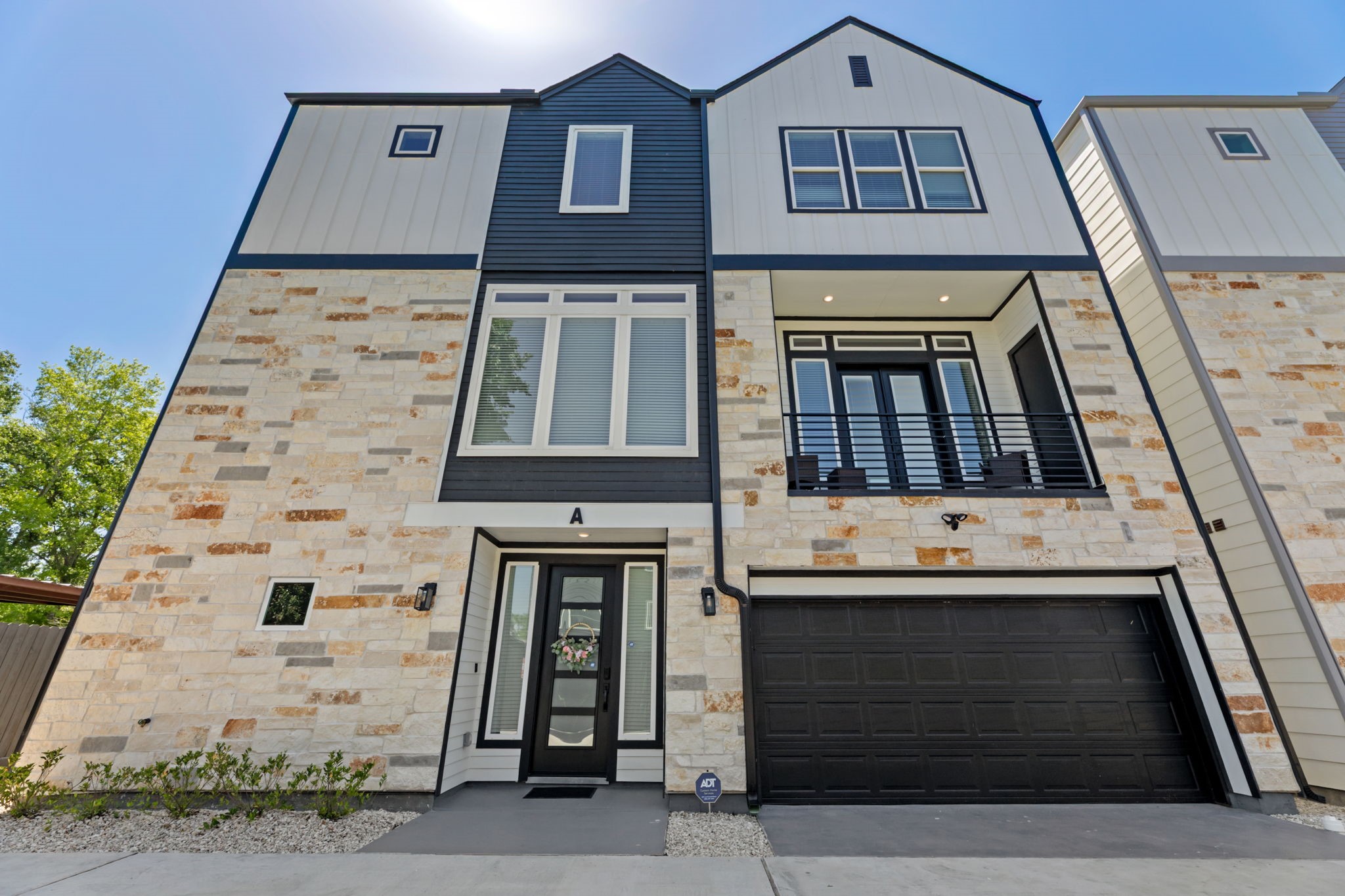 8521 Brandon Street, Unit STUDIO Houston, TX 77051 - Photo 10 of 14 a front view of a house