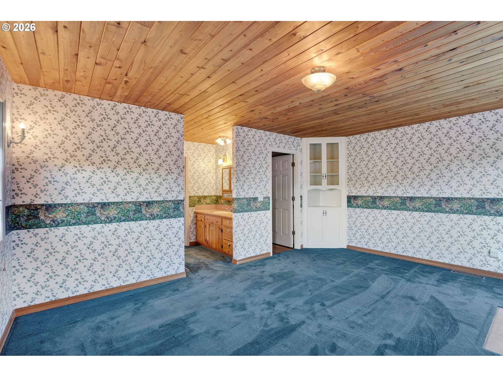 23100 Northeast St Helens View Road Yacolt, WA 98675 - Photo 24 of 48 Owner's Suite Bedroom