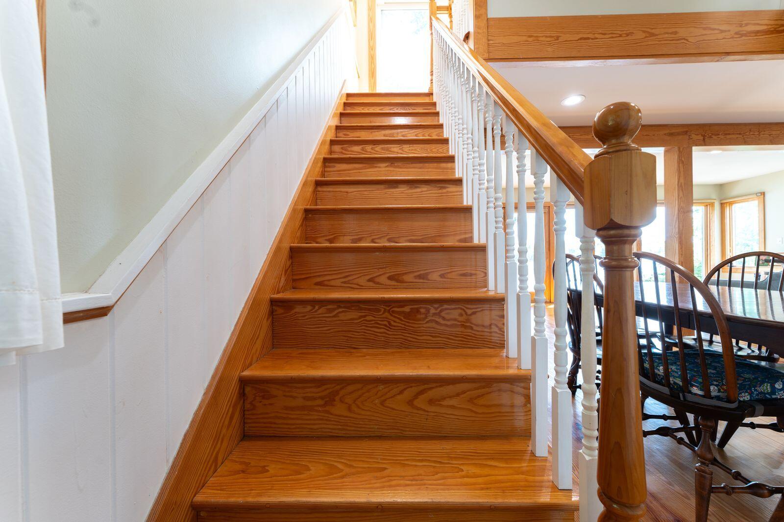 138 Hildreth Road Harpswell, ME 04079 - Photo 21 of 39 138 Hildreth stairs up