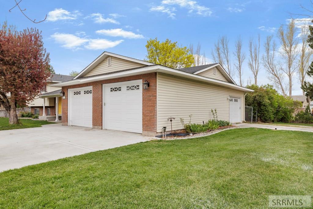 3920 Georgia Lane Ammon, ID 83406 - Photo 4 of 56