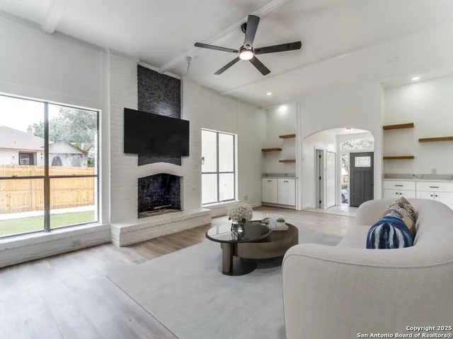 $340,000 | 9202 Jole Cove, Windcrest, TX 78239