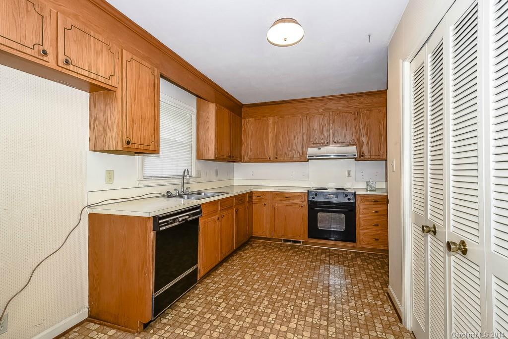 5615 Sharon Road Charlotte, NC 28210 - Photo 5 of 9 Gallery Image 5