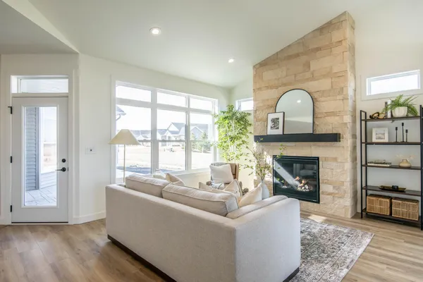 $755,900 | 6532 Sun Valley Boulevard, Horace, ND 58047