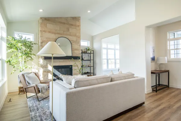 $755,900 | 6532 Sun Valley Boulevard, Horace, ND 58047