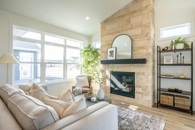 $755,900 | 6532 Sun Valley Boulevard, Horace, ND 58047