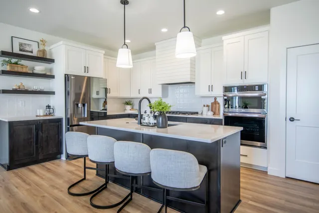 $755,900 | 6532 Sun Valley Boulevard, Horace, ND 58047