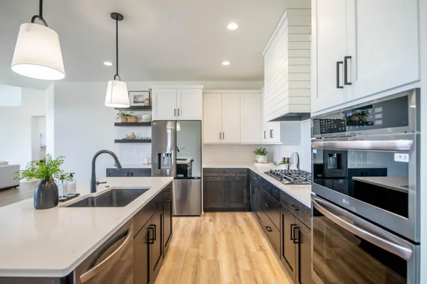 $755,900 | 6532 Sun Valley Boulevard, Horace, ND 58047