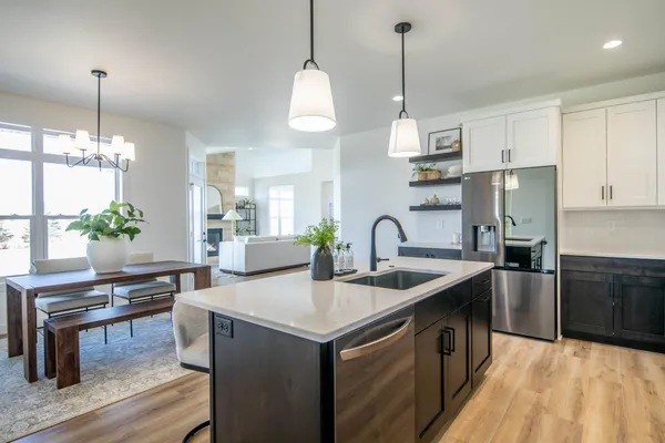 $755,900 | 6532 Sun Valley Boulevard, Horace, ND 58047