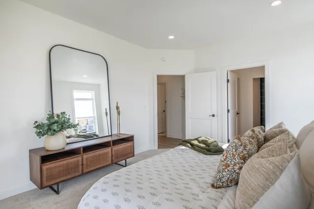 $755,900 | 6532 Sun Valley Boulevard, Horace, ND 58047