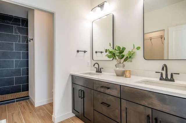 $755,900 | 6532 Sun Valley Boulevard, Horace, ND 58047