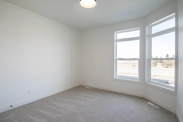 $755,900 | 6532 Sun Valley Boulevard, Horace, ND 58047