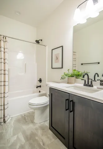 $755,900 | 6532 Sun Valley Boulevard, Horace, ND 58047