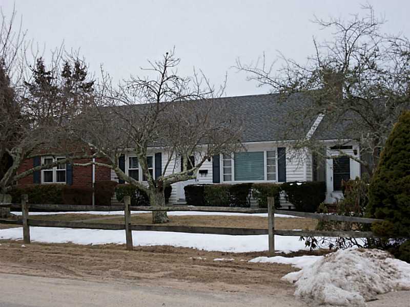 19 Babcock Road Westerly, RI 02891 - Photo 1 of 25 Exterior Front.