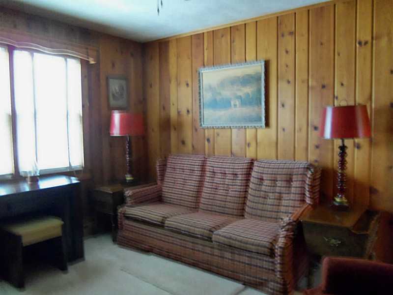19 Babcock Road Westerly, RI 02891 - Photo 12 of 25 Den/Family/Great Room.