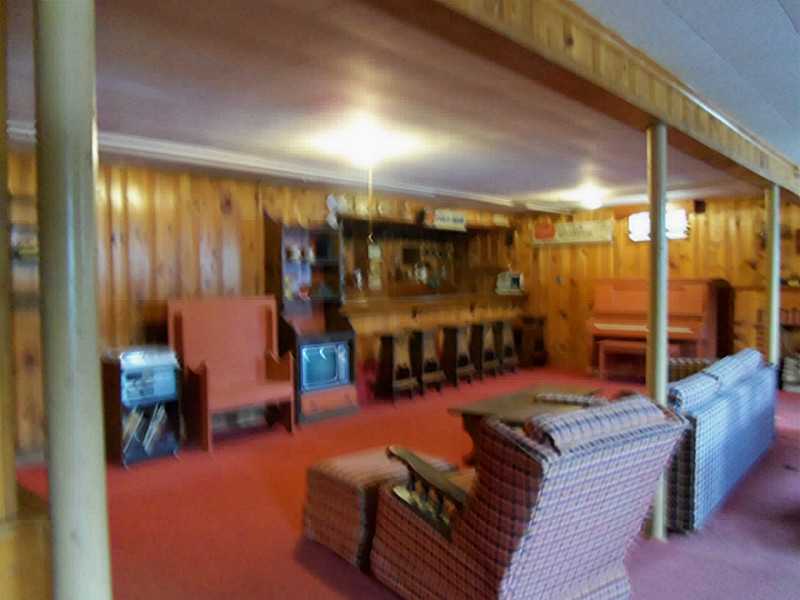 19 Babcock Road Westerly, RI 02891 - Photo 20 of 25 Den/Family/Great Room.