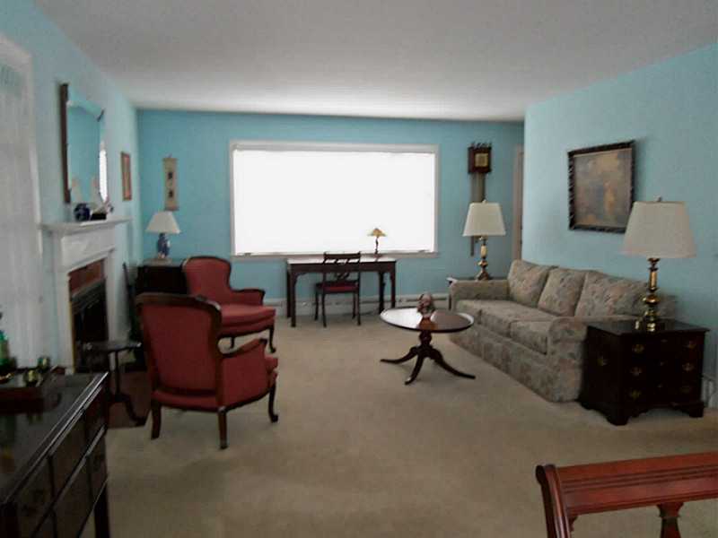 19 Babcock Road Westerly, RI 02891 - Photo 5 of 25 Living Room.