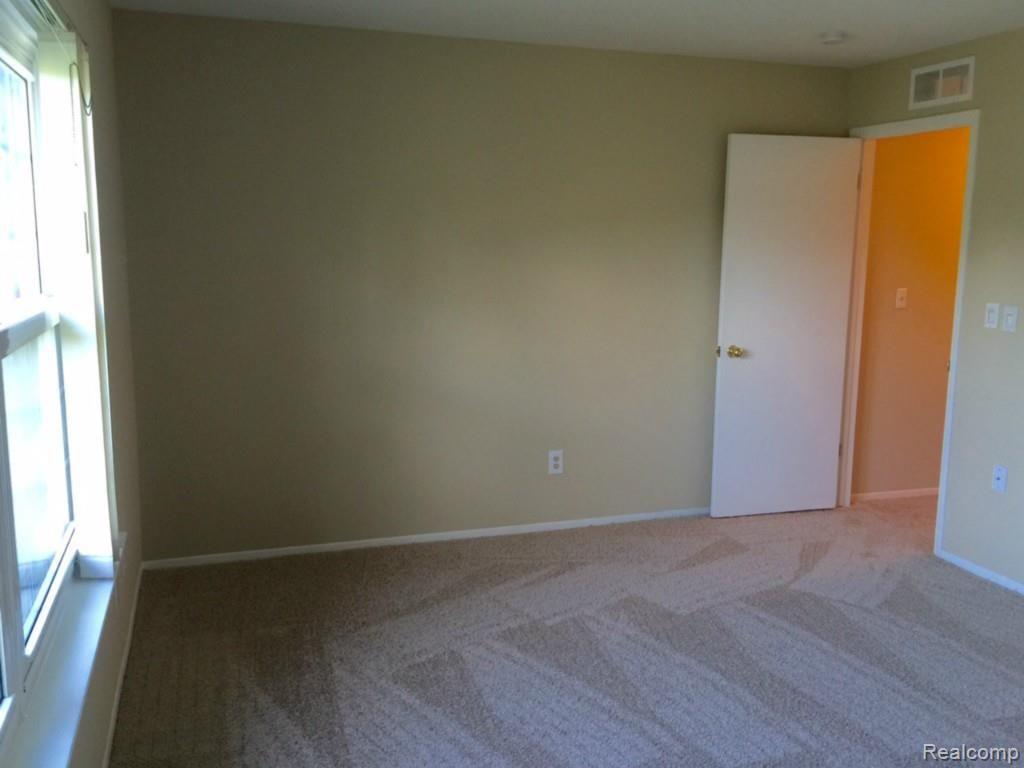 36946 Ridgedale Court Farmington Hills, MI 48331 - Photo 26 of 39