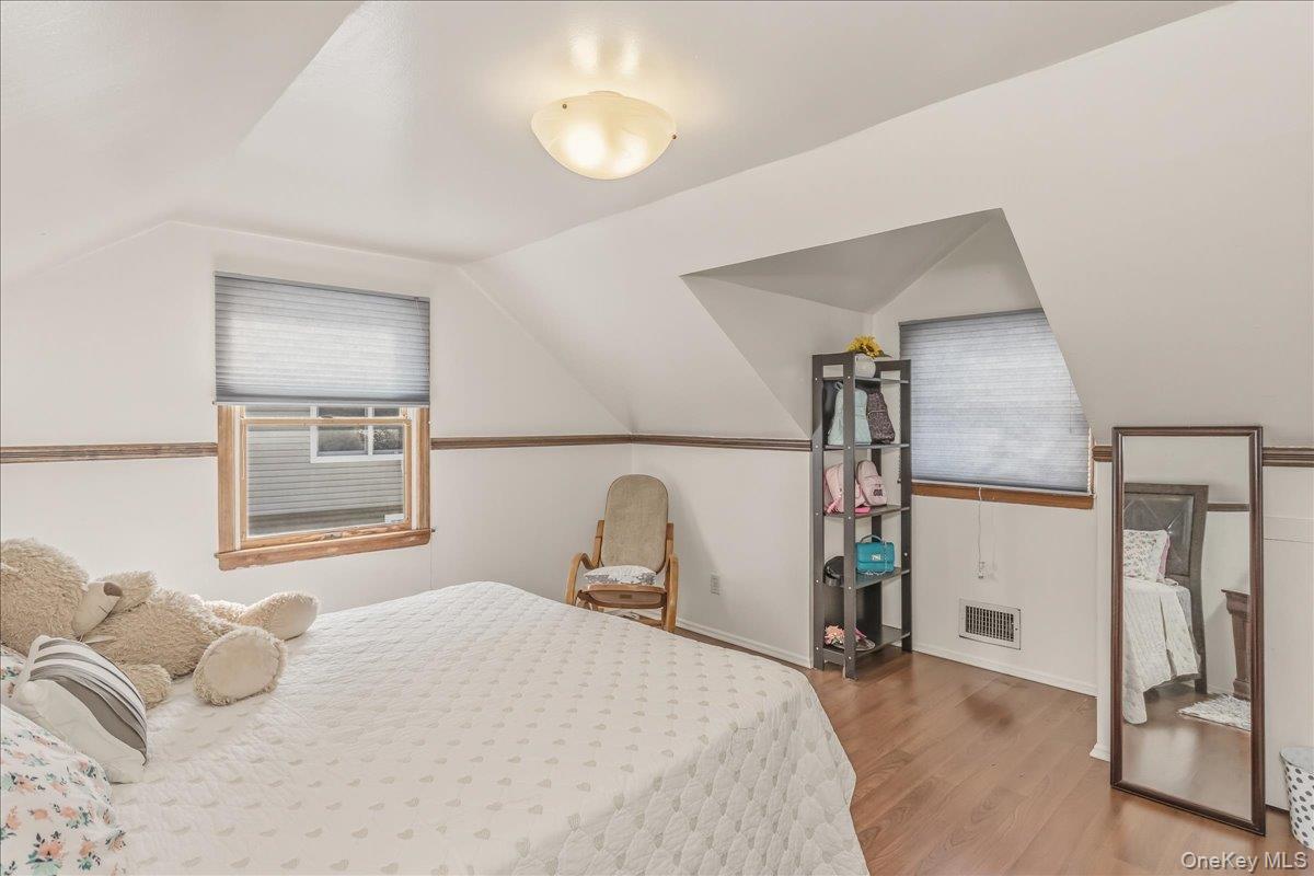 597 Seminole Road Franklin Square, NY 11010 - Photo 13 of 18