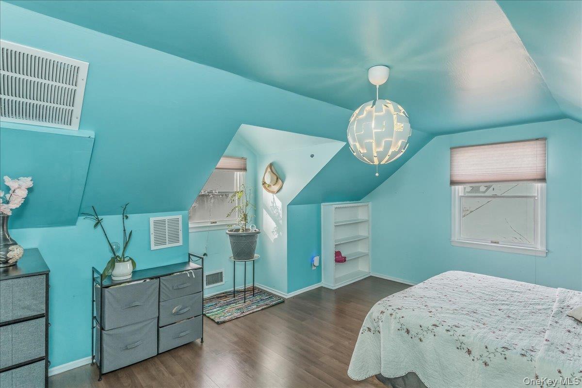 597 Seminole Road Franklin Square, NY 11010 - Photo 15 of 18