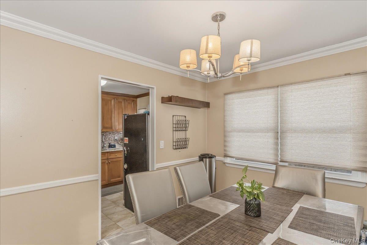 597 Seminole Road Franklin Square, NY 11010 - Photo 6 of 18