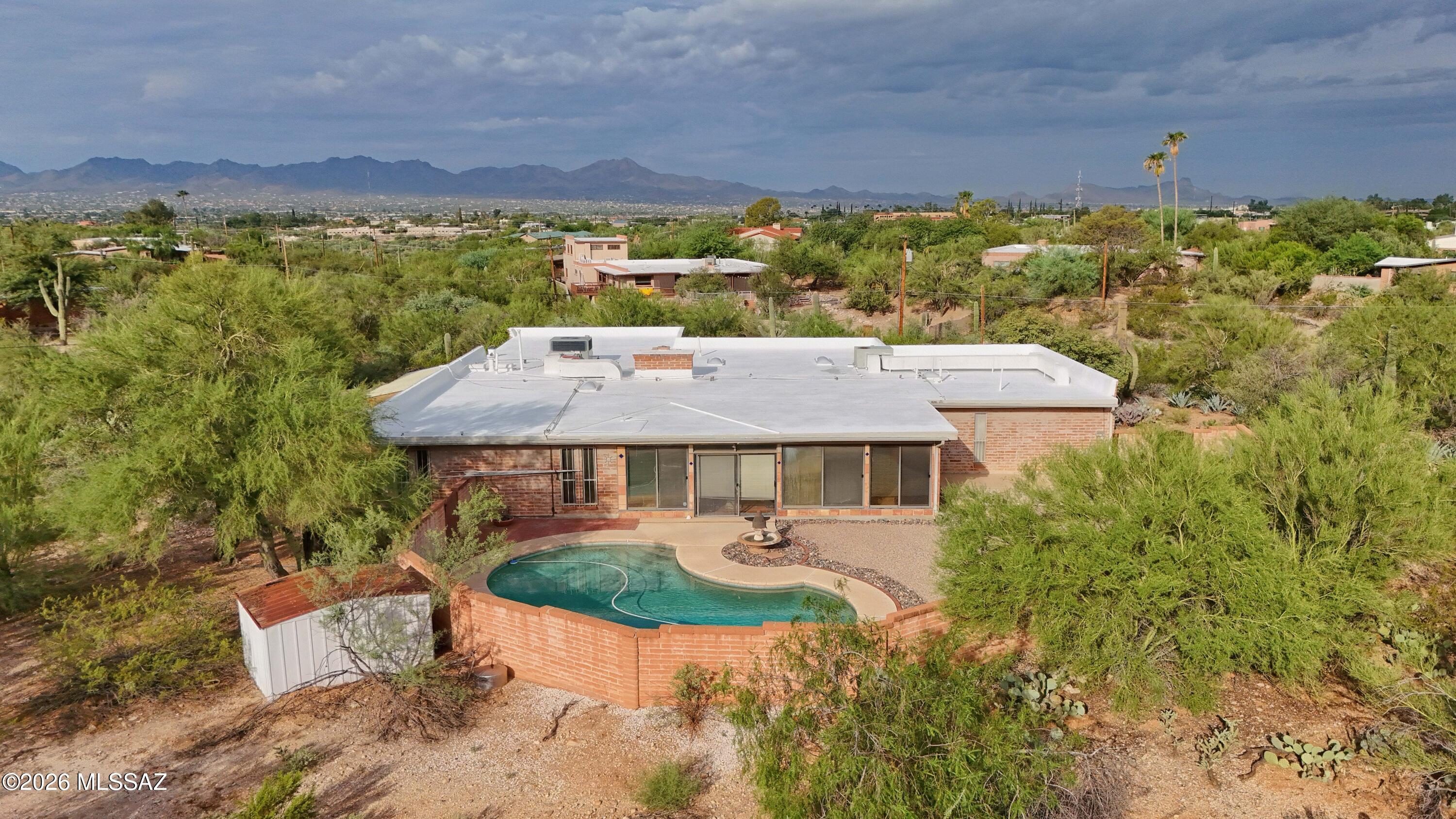 5702 North Water Line Road Tucson, AZ 85704 - Photo 4 of 40 Backyard