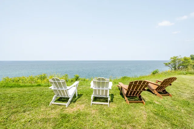 $250,000 | 3620 Lakeshore Drive, St. Joseph, MI 49085