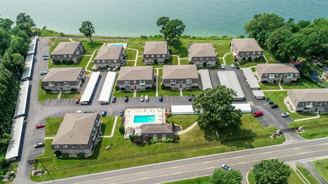 $250,000 | 3620 Lakeshore Drive, St. Joseph, MI 49085