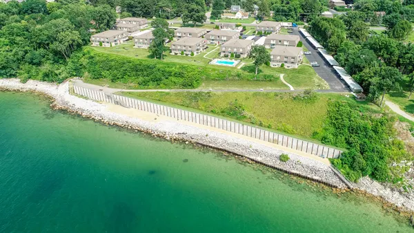 $250,000 | 3620 Lakeshore Drive, St. Joseph, MI 49085