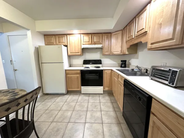 $250,000 | 3620 Lakeshore Drive, St. Joseph, MI 49085