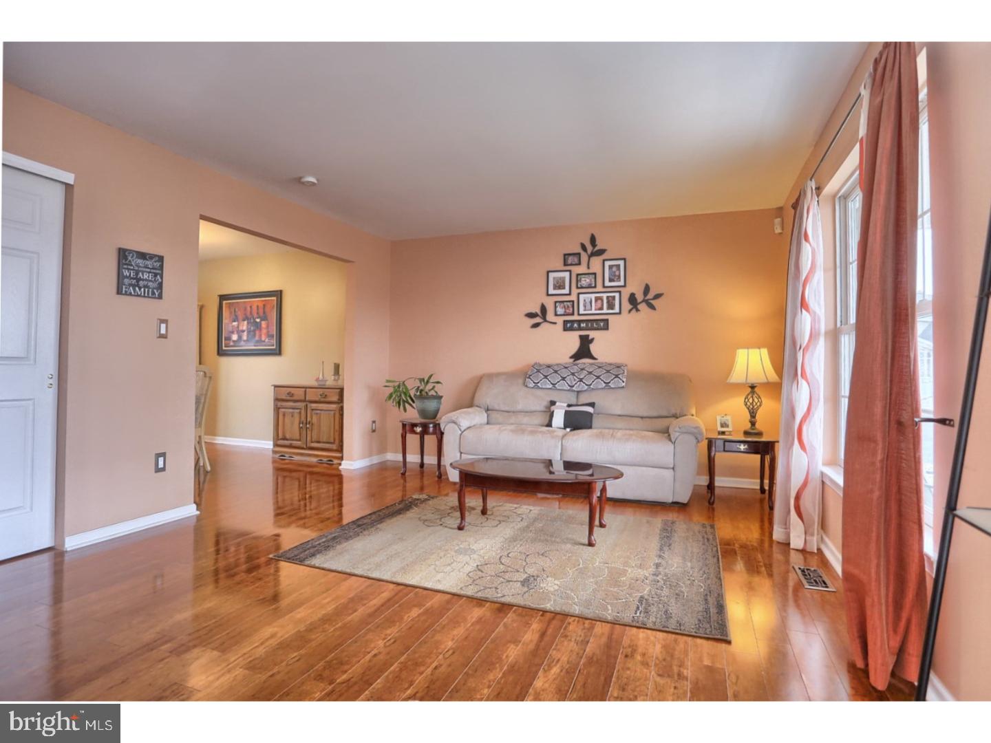 31 Thayer Road Birdsboro, PA 19508 - Photo 3 of 25 Living Room