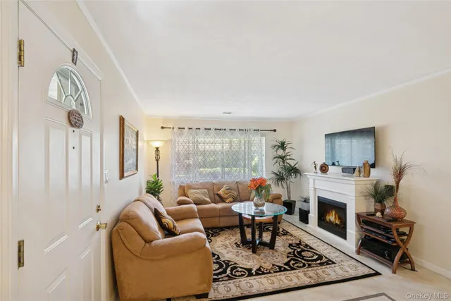 $399,990 | 181 Storm Drive, Holtsville, NY 11742