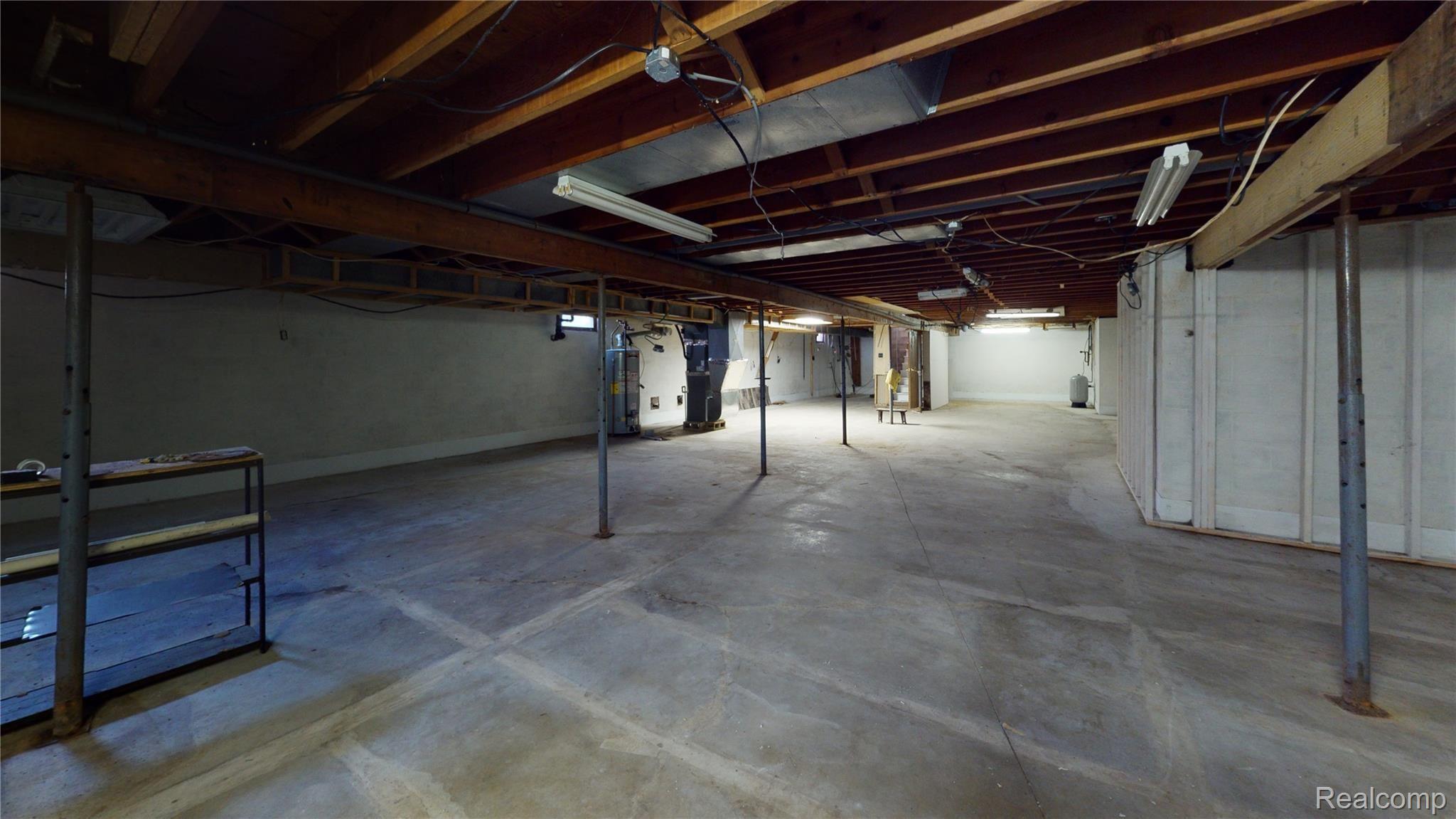 1415 Mertz Road Caro, MI 48723 - Photo 25 of 28 1415-Mertz-Rd-Caro-Garage.jpg