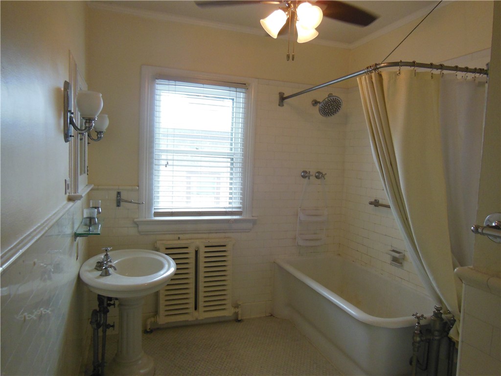 369 Westminster Road, Unit 1 Rochester, NY 14607 - Photo 10 of 11 Bath