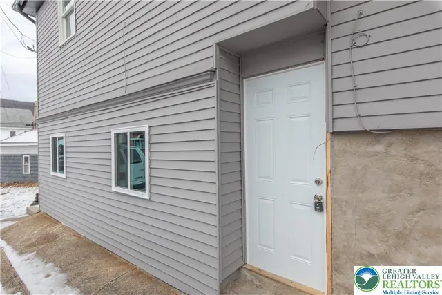 $1,300 | 13 School Street, Unit 70, Nesquehoning, PA 18240