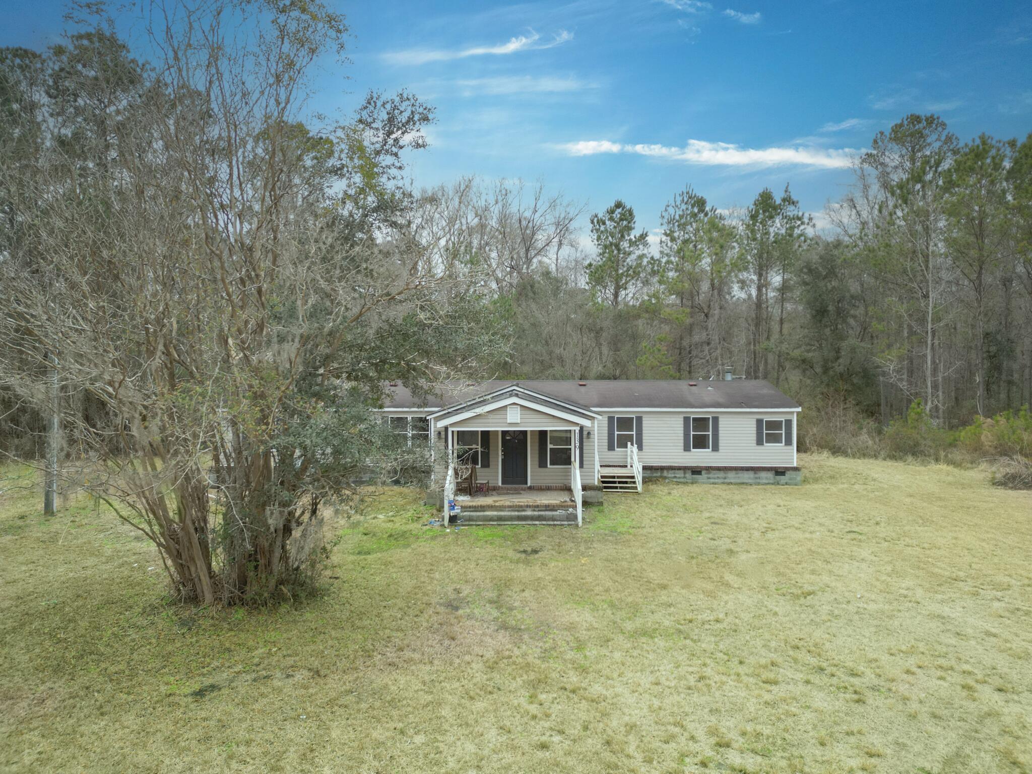 139 Yellowstone Lane Ridgeville, SC 29472 - Photo 1 of 3 139 Yellowstone Front