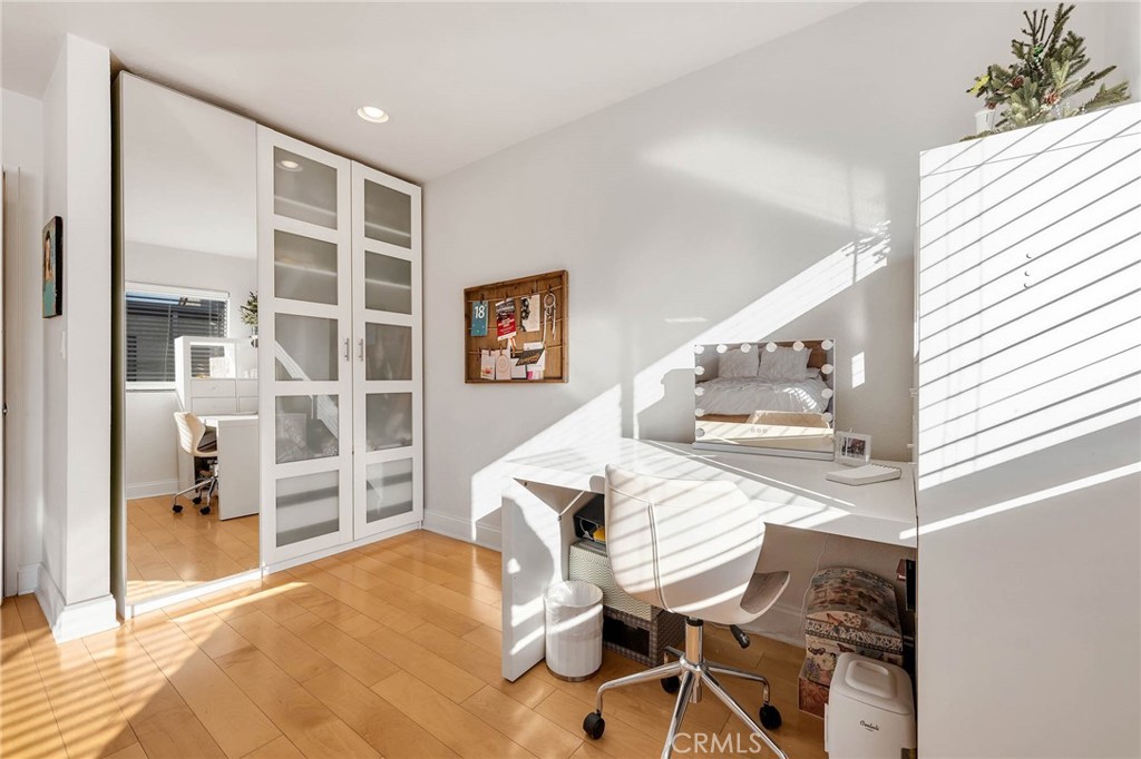 4222 Troost Avenue, Unit 21 Studio City, CA 91604 - Photo 16 of 47 a workspace with furniture and a window