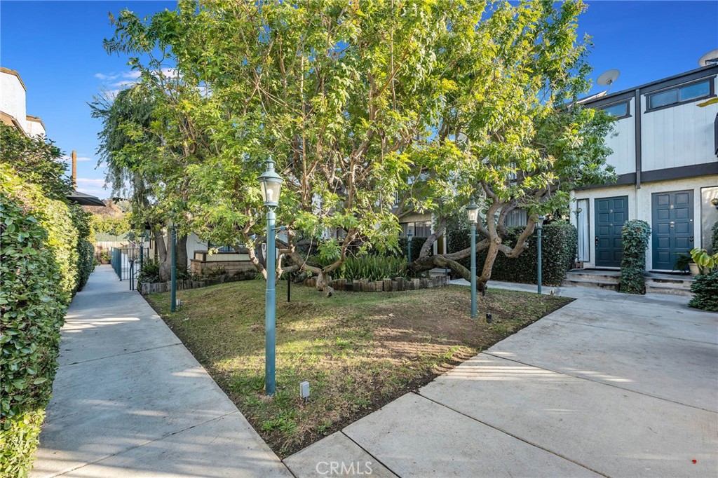 4222 Troost Avenue, Unit 21 Studio City, CA 91604 - Photo 38 of 47 a view of a park with plants