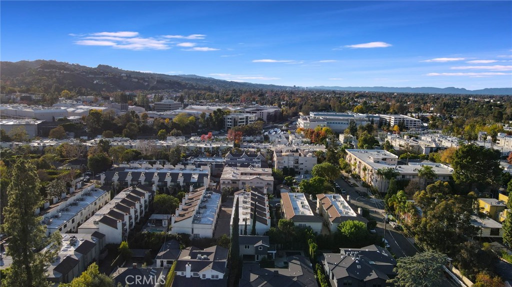 4222 Troost Avenue, Unit 21 Studio City, CA 91604 - Photo 45 of 47 a view of a city
