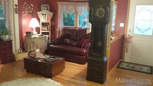 26 Riverside Drive Mount Clemens, MI 48043 - Photo 13 of 21 31213998-12.jpg