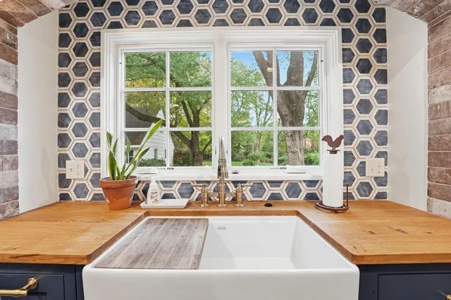 $1,295,000 | 6316 Granada, Prairie Village, KS 66208