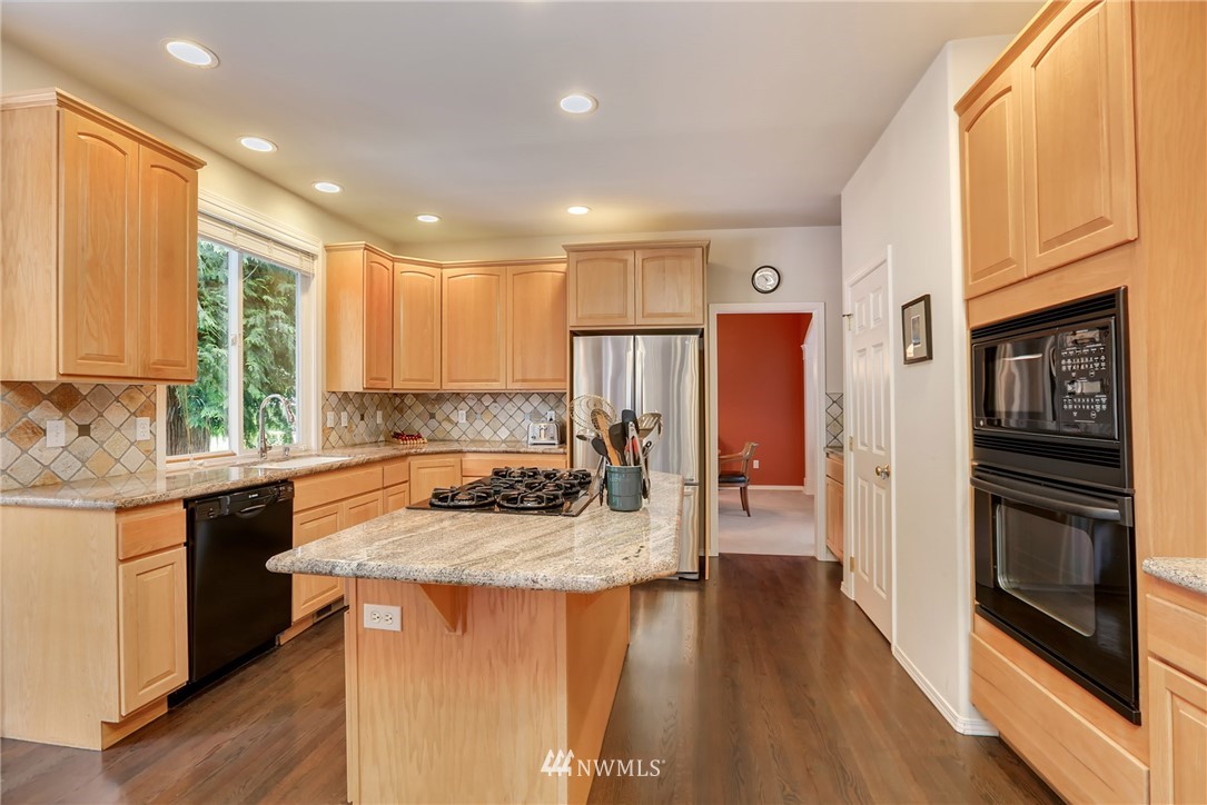 23410 13th Avenue Southeast Bothell, WA 98021 - Photo 8 of 25